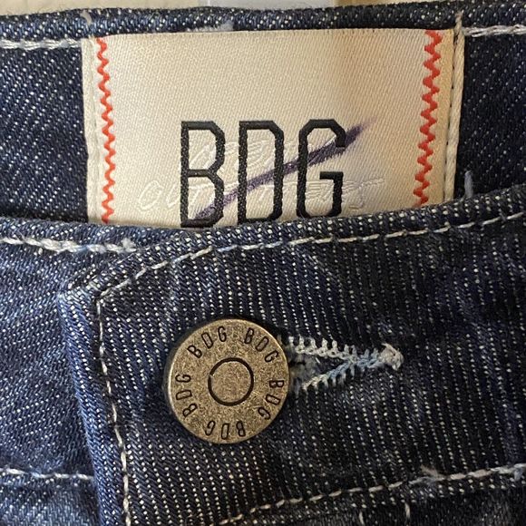 Urban Outfitters BDG Low Rise Flare Jeans Women’s‎ Size 26 Dark Wash Print - Picture 3 of 11